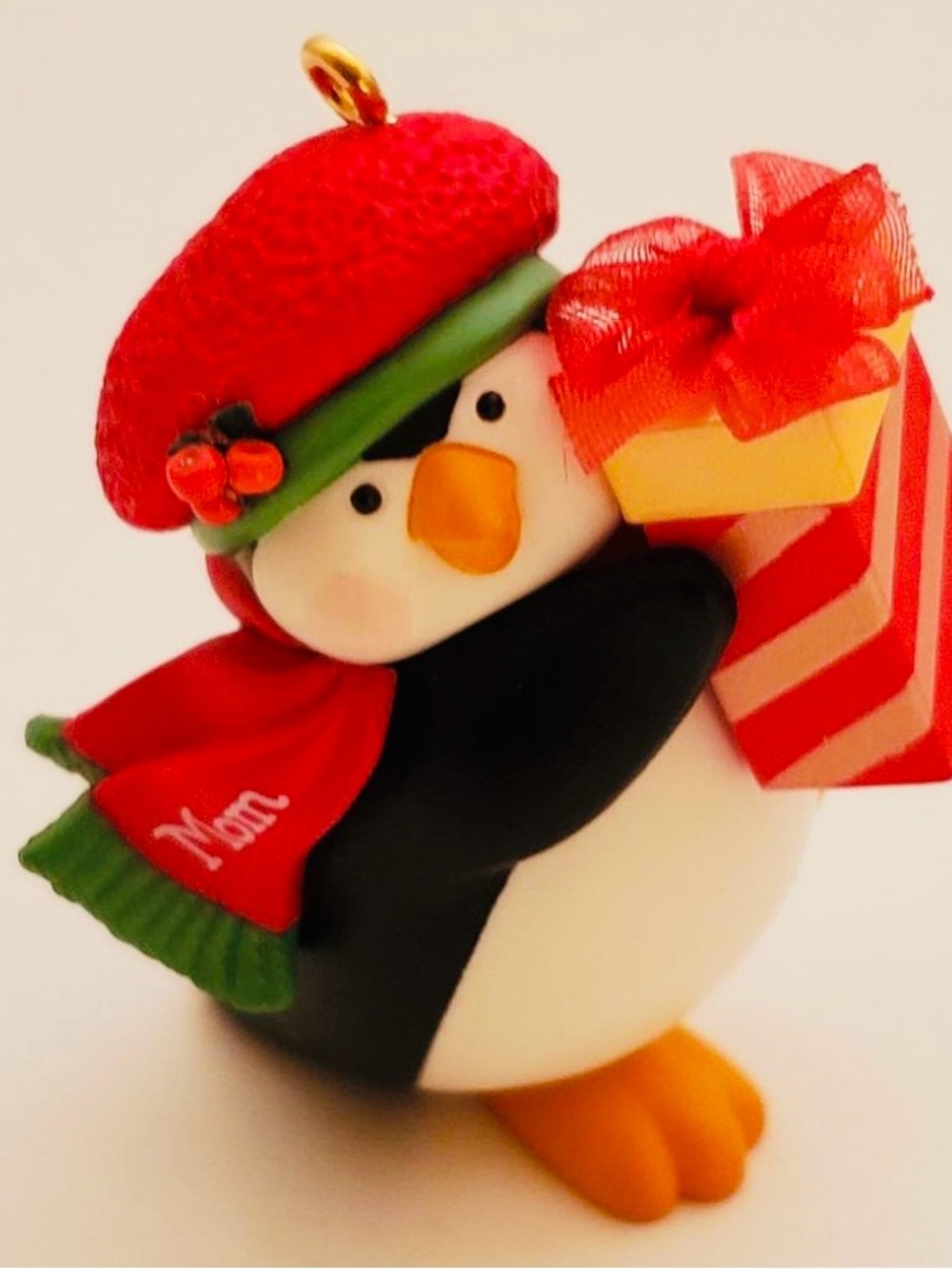 2003 Penguin Mom KEEPSAKE the Label Penguin Ornament Scarf